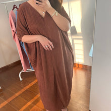 Load image into Gallery viewer, Slimming Vneck Dress (fits up to 3XL)