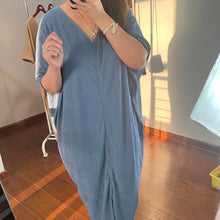 Load image into Gallery viewer, Slimming Vneck Dress (fits up to 3XL)