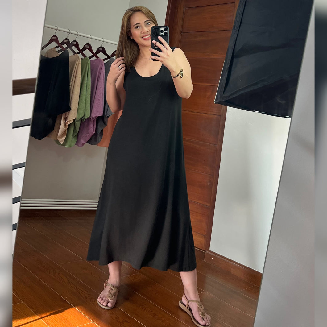 Sleeveless Long Dress (fits up to 3XL)